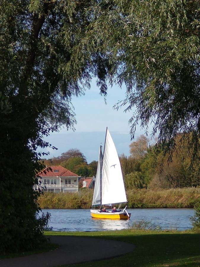 B&Bslapenopeeneiland Kaag Bagian luar foto